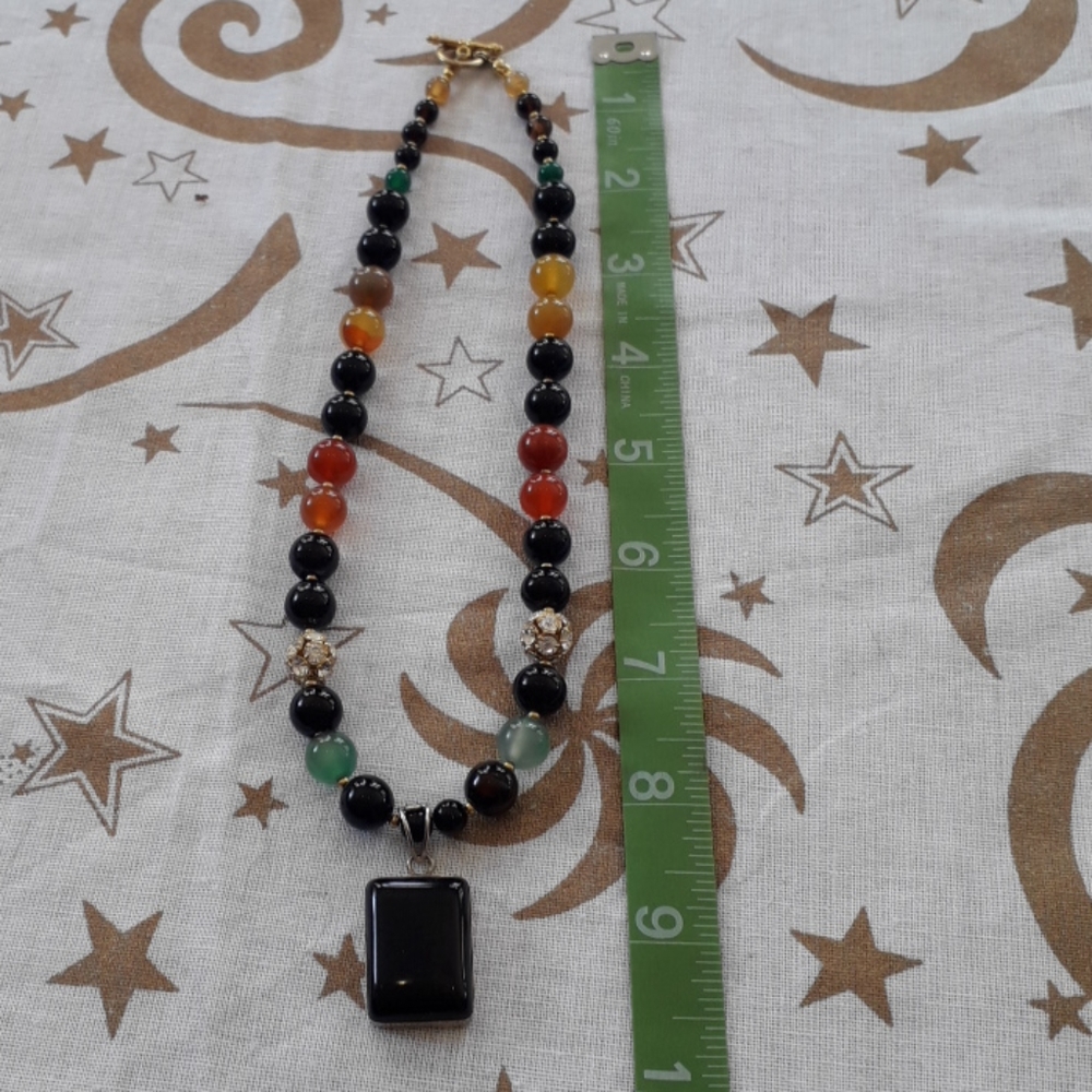 Handcrafted Agate Pendant Necklace - Picture 7 of 10